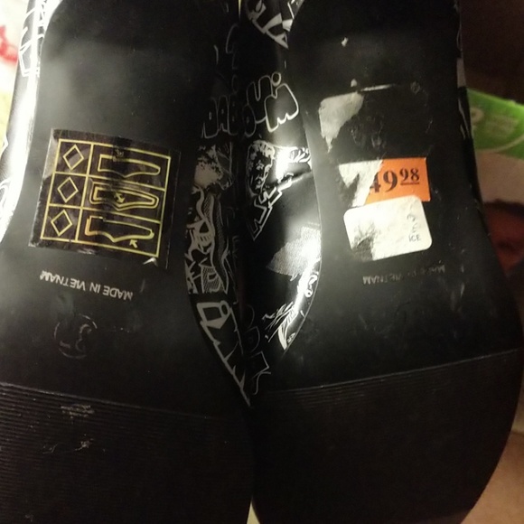 Comic strip heels - Picture 3 of 4